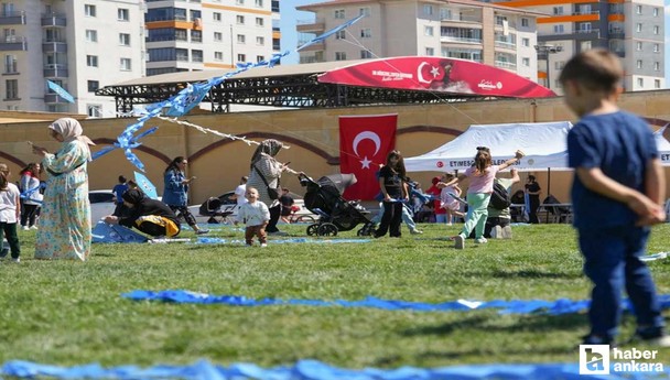 Etimesgut Belediyesinden Göksu Parkı'nda yürüyüş ve uçurtma etkinliği