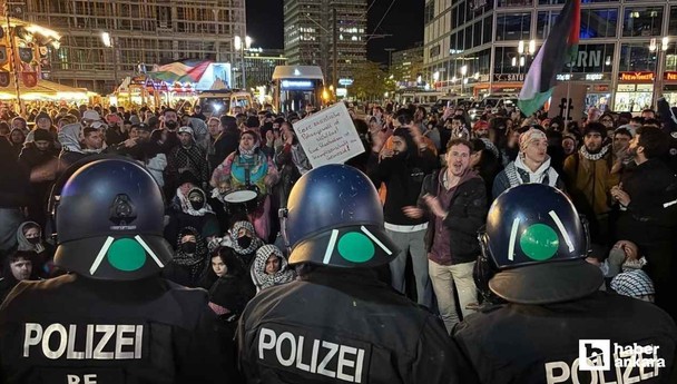 Alman polisinden Sumud Filosu'na destek gösterisine sert müdahale