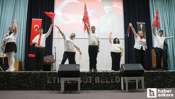 Etimesgut Belediyesi Engelsiz Yaşam Merkezi'nde Cumhuriyetin 102. yaşı kutlandı!