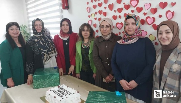 Pursaklar  Belediyesi kursiyerleri, Öğretmenler Günü'nü kutladı!