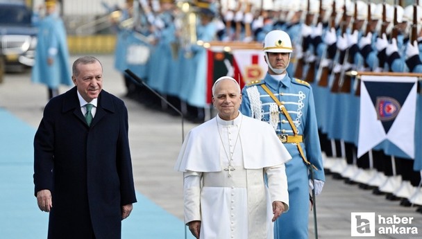 Cumhurbaşkanı Erdoğan, Papa 14. Leo'yu Cumhurbaşkanlığı Külliyesi'nde resmi törenle karşıladı