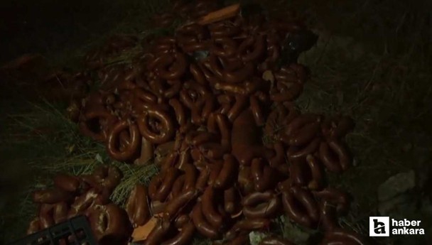 Gölbaşı'nda boş arazide yüzlerce kilo et şarküteri ürünü bulundu