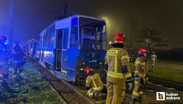 Krakow'da 2 tramvay çarpıştı, 2'si ağır 35 kişi yaralandı