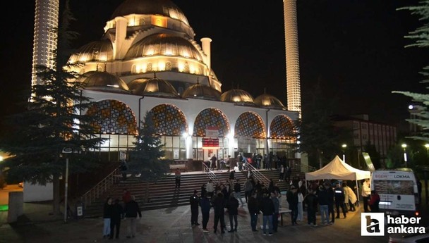 Kahramankazan Belediyesi, Regaip Kandili nedeniyle lokma dağıttı