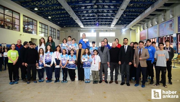 Kahramankazan Belediyesi'nin ev sahipliğinde genç kulaçlar madalyaları topladı