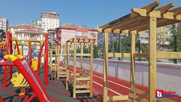 Pursaklar Belediyesi parklardaki çalışmalarına devam ediyor! Oturma alanları yenilendi
