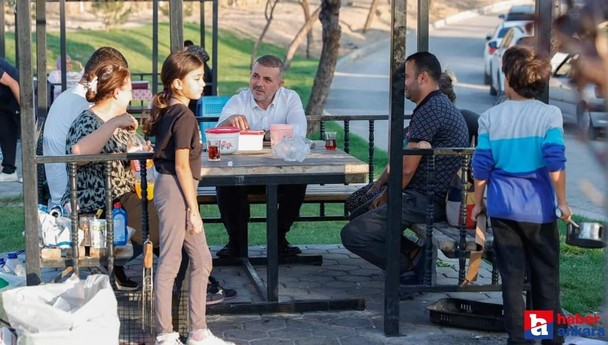 Sincan Belediye Başkanı Murat Ercan, Sincan sokaklarını dolaşıyor