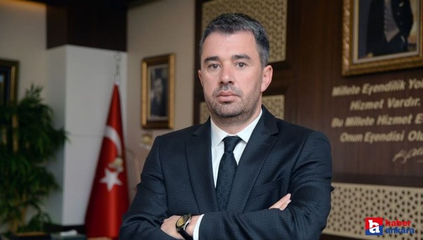 Ertuğrul Çetin, Cumhuriyet yürüyüşü için vatandaşları belediye binası önüne davet etti