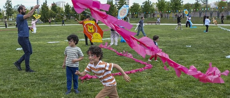 Altındağ Belediyesi'nin uçurtma şenliğinde çocuklar eğlenceye doydu