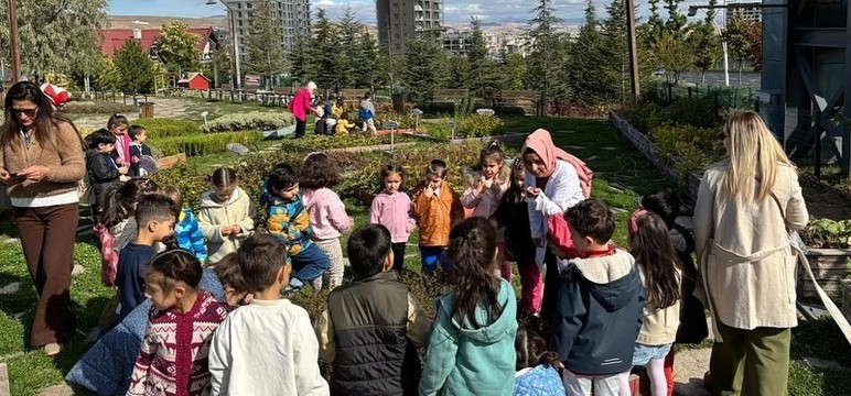 Pursaklar Belediyesi doğayı keşfetmek isteyen öğrencileri Endemik Vadi'de ağırlıyor