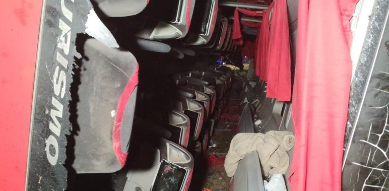 Van son dakika: Gevaş'ta yolcu otobüsü devrildi, 28 kişi yaralandı!