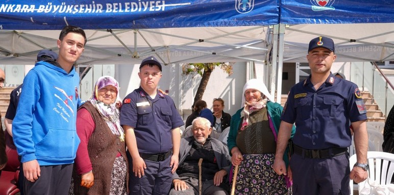 Ankara'da 52 genç Temsili Askerlik Uygulaması ile bir günlüğüne asker oldu - Resim : 2