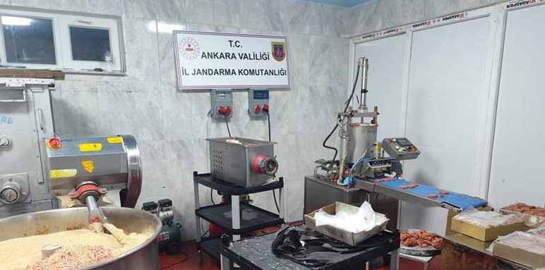 Ankara'da gıda denetimi: 3 işyerinde 17 ton bozuk et ele geçirildi!