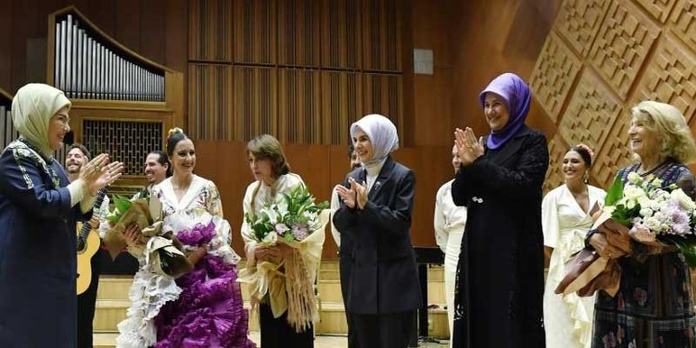 Emine Erdoğan, Ankara'da Gazze'ye destek için düzenlenen flamenko gösterisine katıldı - Resim : 4