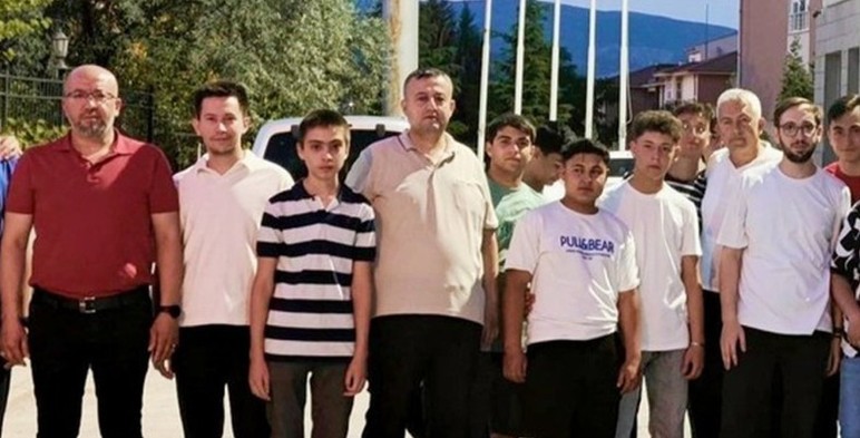 Beypazarı'nda 40 öğrenci proje kapsamında ücretsiz Çanakkale'ye gönderildi