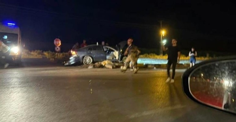Sincan'da 2 otomobil çarpıştı, 5 kişi yaralandı!