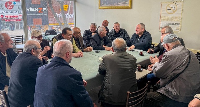 Başkan Özarslan Şenlik Mahallesi'nde vatandaşlarla bir araya geldi