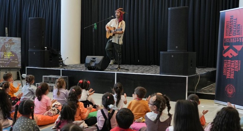 Etimesgut Belediyesi'nin düzenlediği Tiyatro Festivali 14 Ekim'e kadar sürecek
