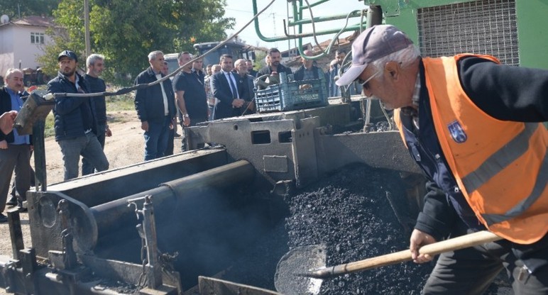 Kahramankazan Belediyesi'nden bir ilk: Çalta Mahallesi asfaltla tanıştı! - Resim : 4