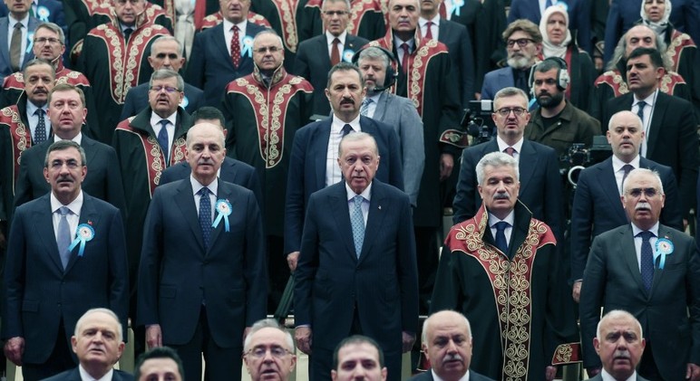 Cumhurbaşkanı Erdoğan: 'Türk milletinin iyi bir anayasa özlemi halen dinmemiştir' - Resim : 2