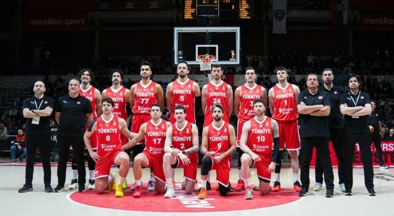 A Milli Erkek Basketbol Takımı, Sırbistan'ı yenerek elemelerde ikinci tura yükselmeyi garantiledi