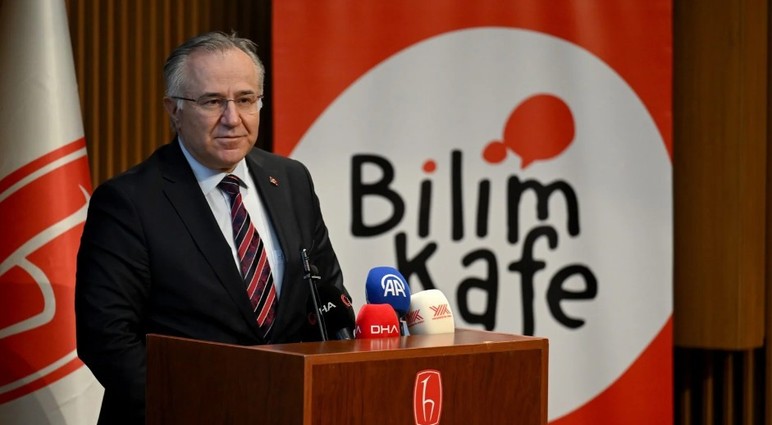 Hacettepe'de Neyin Peşindesin etkinliğinde bağımlılık konusu konuşuldu