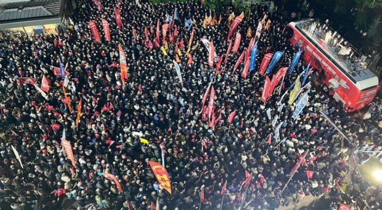 Özgür Özel: 'Biz en kısa zamanda sandık istiyoruz, kurultay istiyoruz'