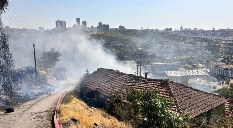 Mamak'ta ağaçlık alanda korkutan yangın: Gecekondulara sıçradı - Resim : 2