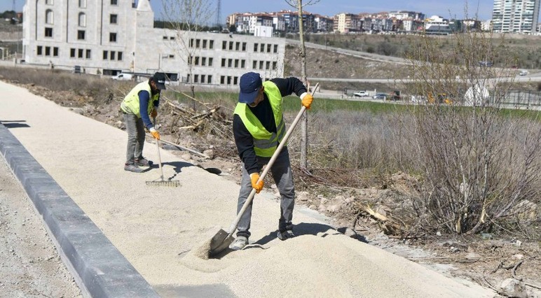 ABB, 22 farklı noktada kaldırım, bariyer ve bordür yenileme çalışmaları gerçekleştiriyor