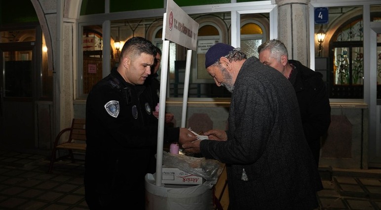 Keçiören'de, Kahramanmaraş'taki okul saldırısında hayatını kaybedenler için mevlit okutuldu - Resim : 2