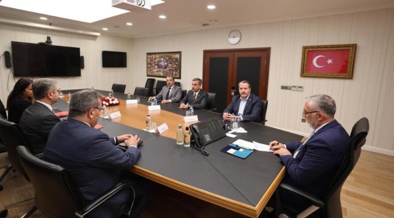 Hükümet memur ve emekliye yeni zam teklifini açıkladı: İlk teklife ek olarak bin TL artış