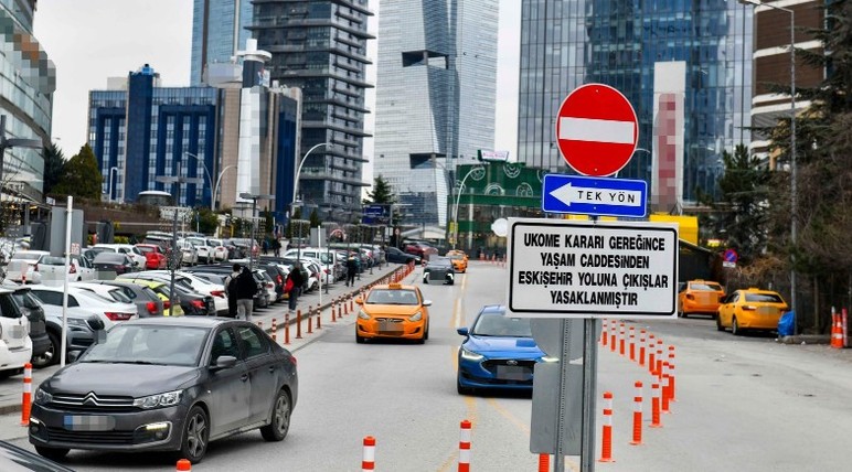 ABB'nin duyurduğu düzenleme uygulanmaya başladı! Armada AVM çevresi tek yön oldu