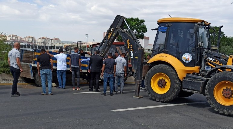 Kahramankazan'da kamyon ve traktör çarpıştı! 3 kişi yaralandı