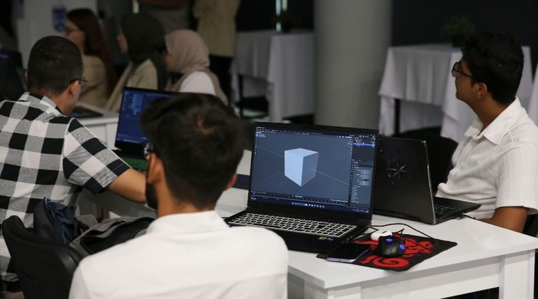 ABB, öğrencilere ücretsiz '3 Boyutlu Modellemeye Giriş' kursu verdi