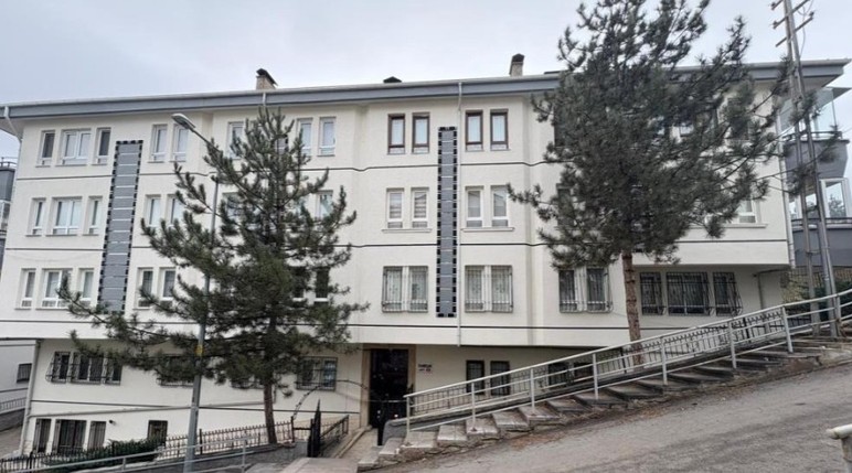Çankaya'daki bir binadaki çökme meydana geldi: Tahliye kararı alındı