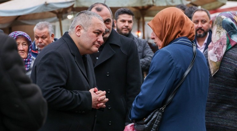 Keçiören Belediye Başkanı Özarslan Ayvalı Semt Pazarı'nı ziyaret etti