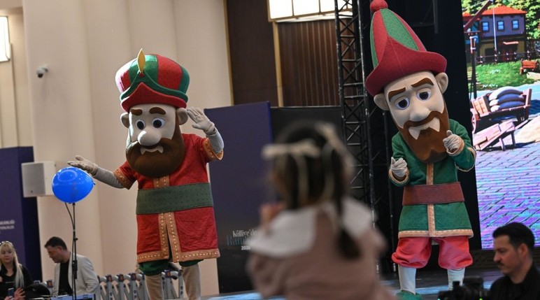 Beştepe Millet Sergi Salonu'nda Hacivat-Karagöz rüzgarı