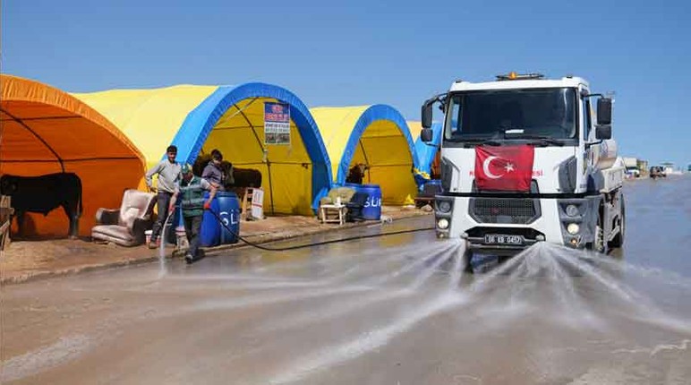 Keçiören Belediyesinin kurban pazarlarında günlük temizlik sürüyor
