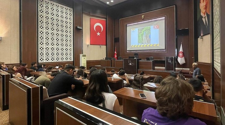 Keçiören Belediyesi, staj yapacak öğrencilere oryantasyon programı düzenledi