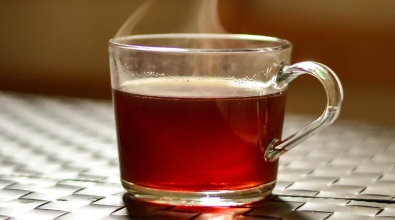 Düzenli kahve ya da çay tüketen kanser hastaları dikkat!