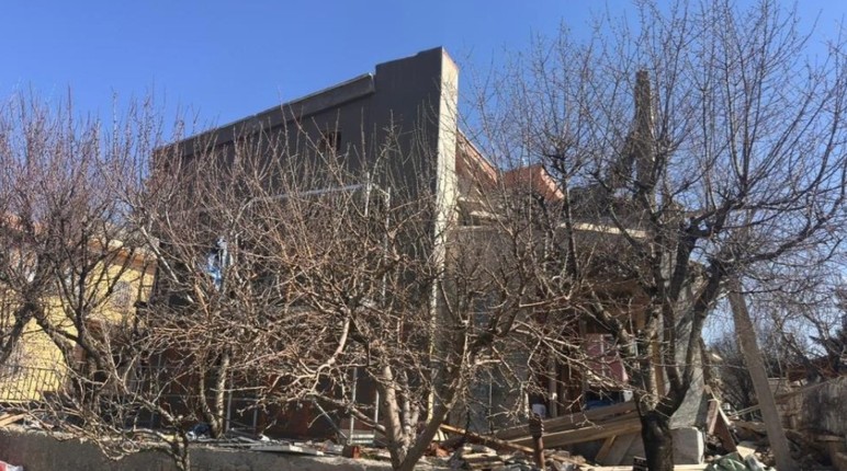 Akyurt'ta inşaat alanında çökme meydana geldi: 2 işçi yaralandı