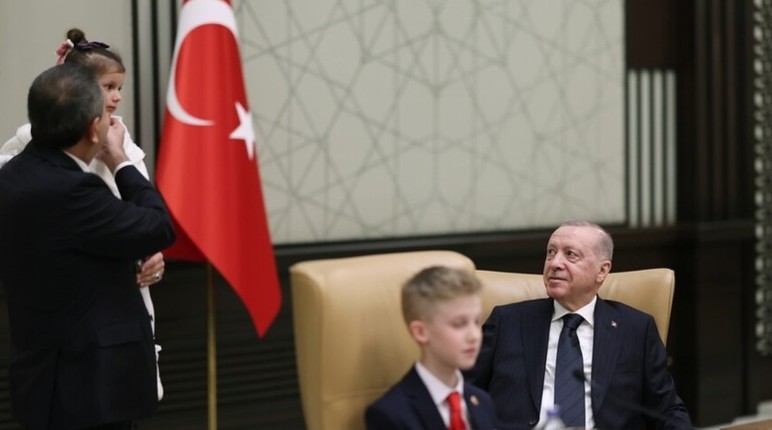 Cumhurbaşkanı Erdoğan, 23 Nisan dolayısıyla çocuklarla buluştu