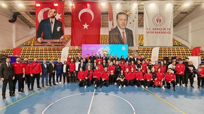Ankara’nın sporda en başarılıları ödüllerini aldı: Haber Ankara’ya bir ödül daha!
