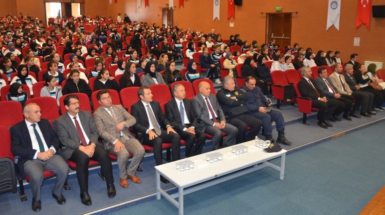Kahramankazan'da Ankara'nın başkent oluşunun 102. yılı çeşitli etkinliklerle kutlandı