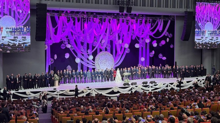 Ankara Üniversitesi'nin Rektörü Necdet Ünüvar’ın kızı Ayşe Beyza, Başsavcı Alper Özdemir’le dünyaevine girdi