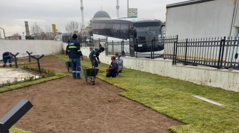 Sincan'da ekipler kuru peyzaj çalışmalarına devam ediyor!