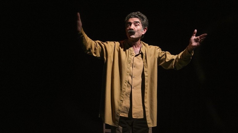 Etimesgut Belediyesi'nin düzenlediği Tiyatro Festivali'nde 'Zakir' rüzgarı esti