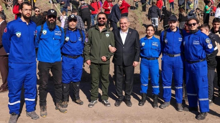 Keçiören'de 11 Kasım Milli Ağaçlandırma Günü'nde 300 çam fidanı dikildi - Resim : 2