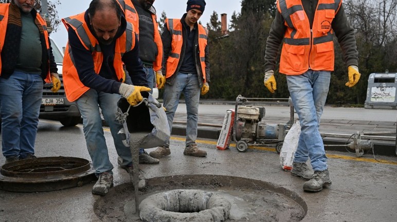 ABB, yol seviyesinin altında kalan baca kapakları ve ızgaralar için harekete geçti - Resim : 2