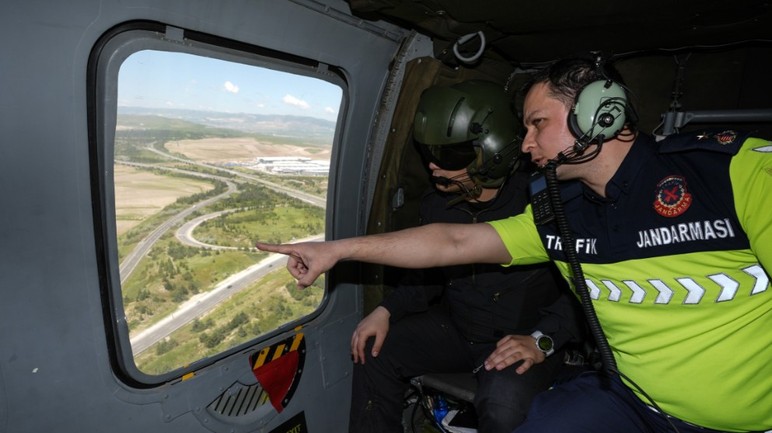 Jandarma ekipleri, bayram öncesinde Ankara yollarını denetliyor